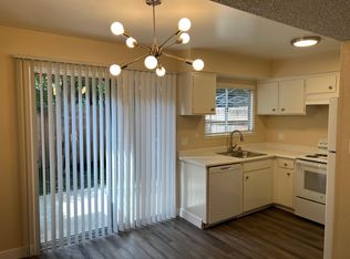 2920 Garfield Ave #S, Carmichael, CA 95608