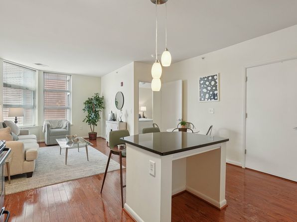 2323 Pennsylvania Ave SE #1-224