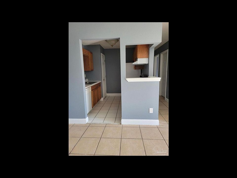 1st image of 1604 Green Briar Pkwy APT D