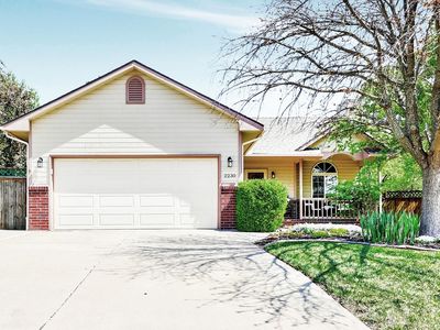 2230 N Duckcreek Ln, Derby, KS, 67037