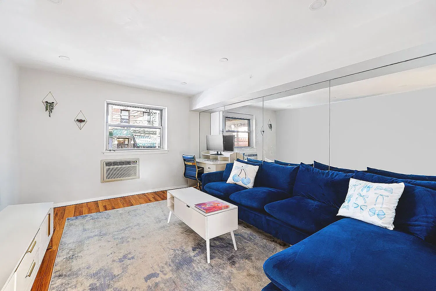 211 Thompson Street — Photo 2