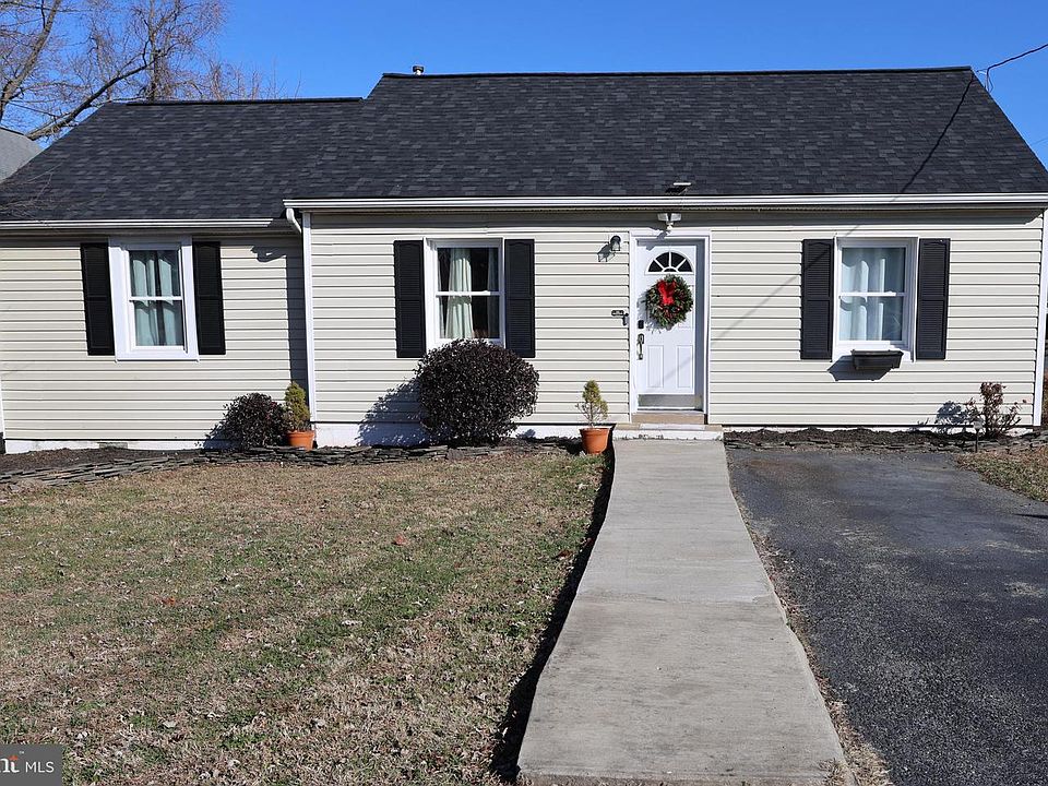 1st image of 113 Hillcrest Dr