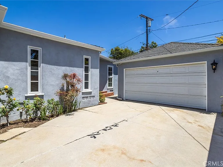 1332 Pearl St — Photo 28