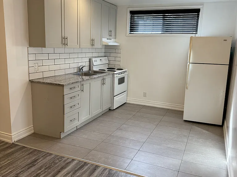 258 Maxwell St — Photo 10