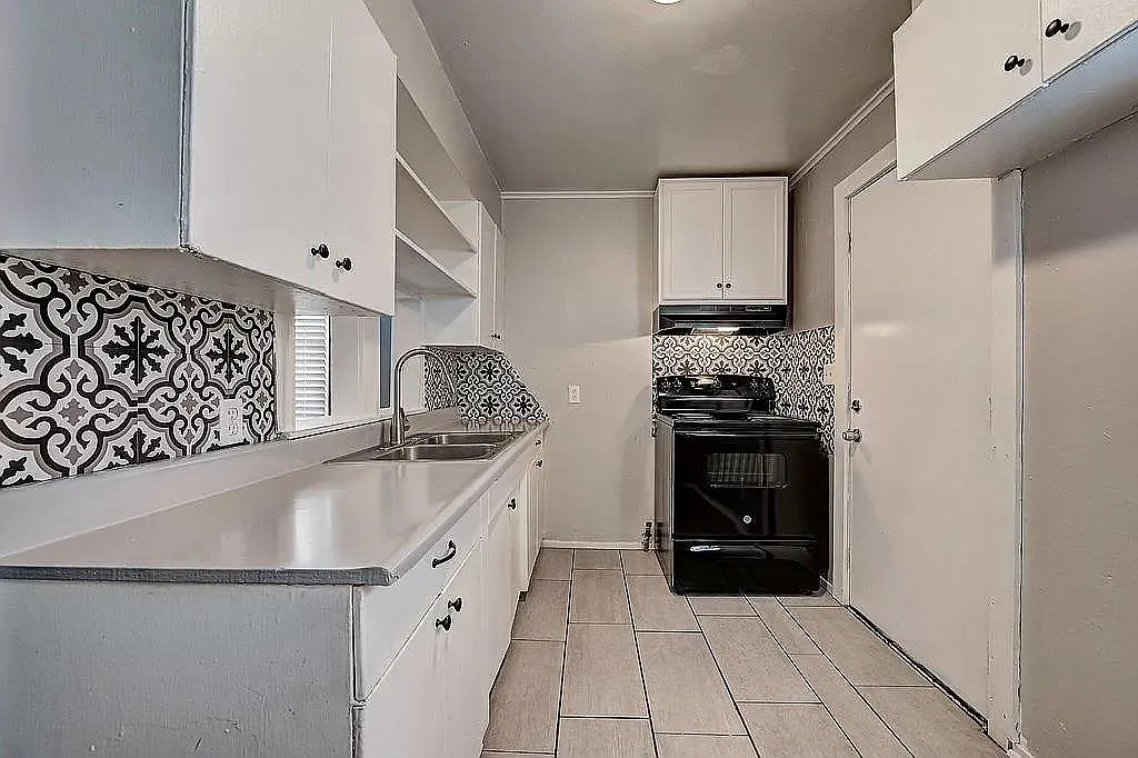 416 Elm St - 1 — Photo 3