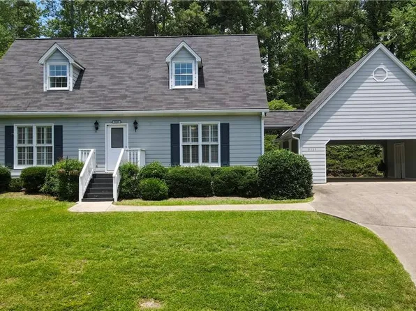 9135 Clearwater Rd, Gainesville, GA 30506