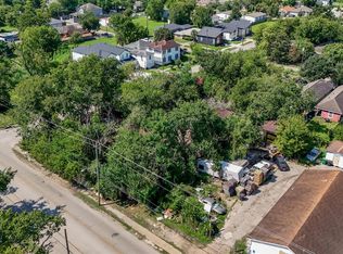 2111 Jensen Dr, Houston, TX 77026