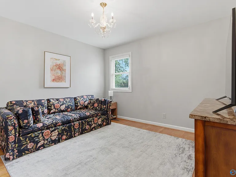 104 Westchester Ave SW — Photo 11