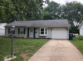 15 Westminister Dr, Chatham, IL 62629