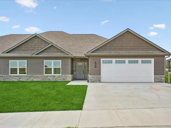 265 Gavin Cir, Peosta, IA 52068