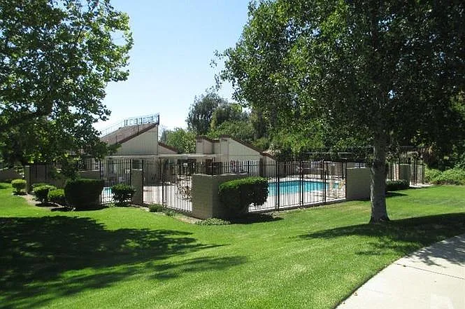 1779 E Avenida De Las Flores — Photo 18