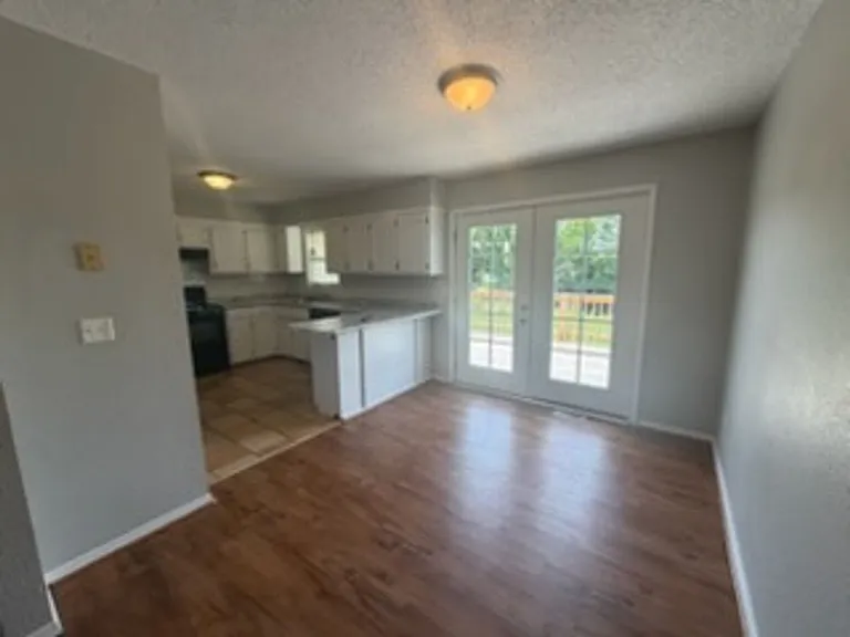 20380 Simmons Rd — Photo 4