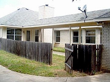 4th image of 1312 Estate Ln