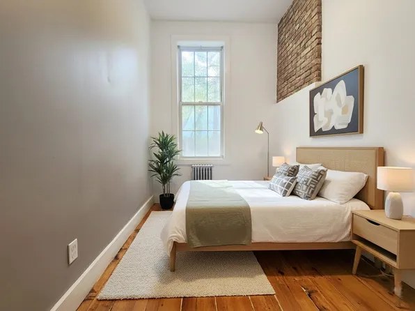 848 Hart Street image 5 of 15