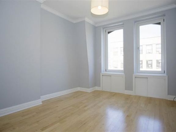 4th image of 13 Bentley Ave #B