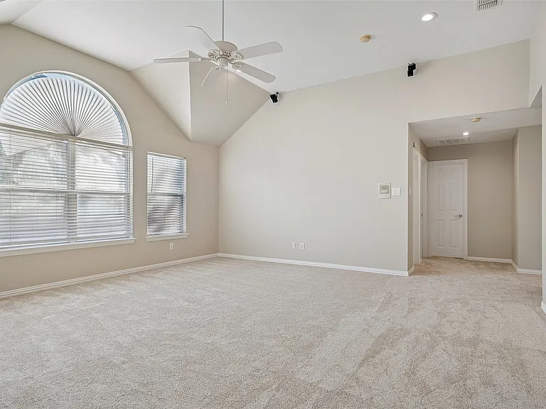 8812 Bluffcreek Ln — Photo 24