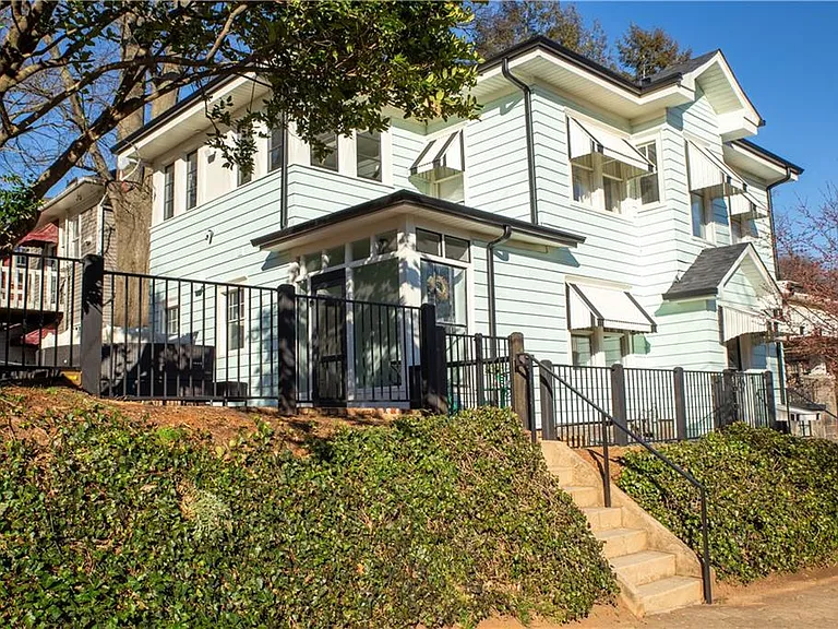 450 N Highland Ave NE #1 — Photo 32