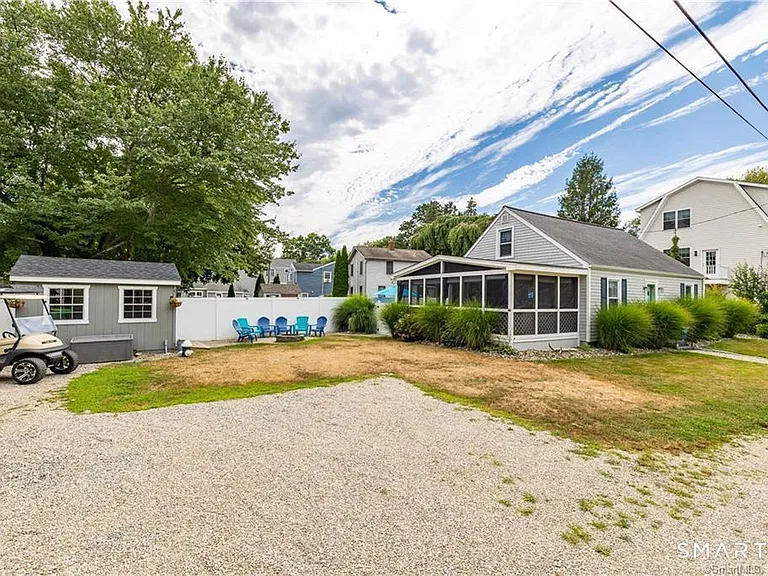 4 Elinor Rd — Photo 29