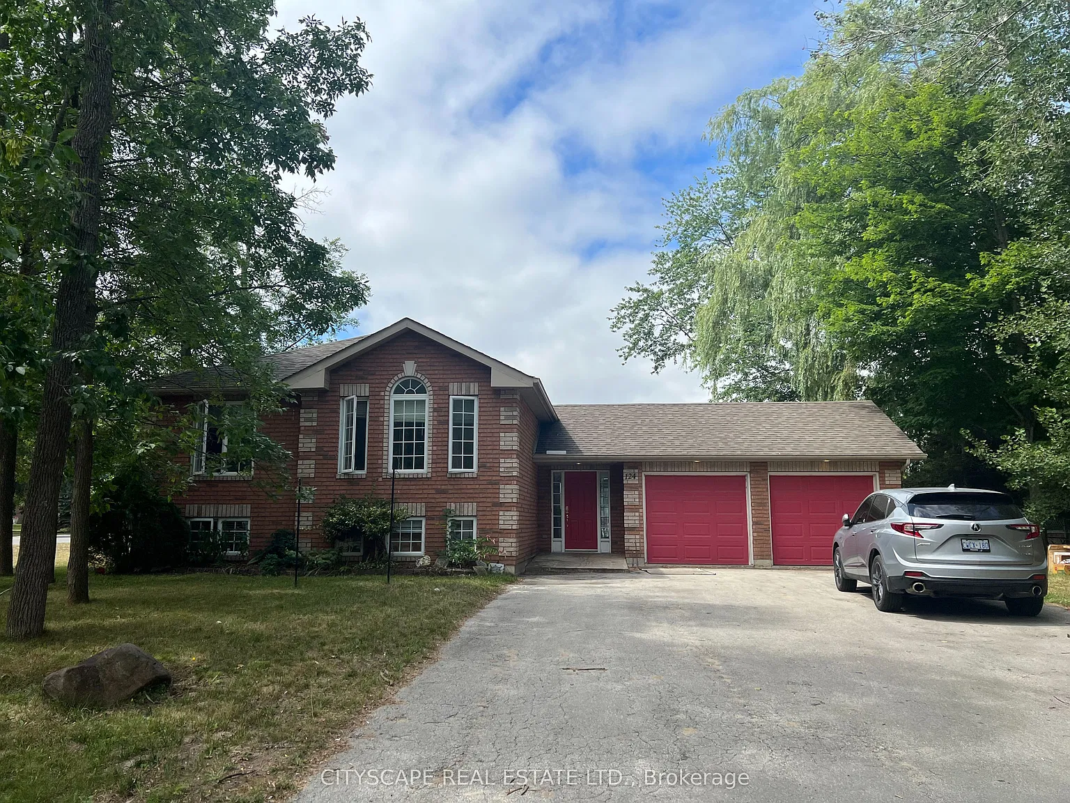 3 bed, $2,500 — Photo 1