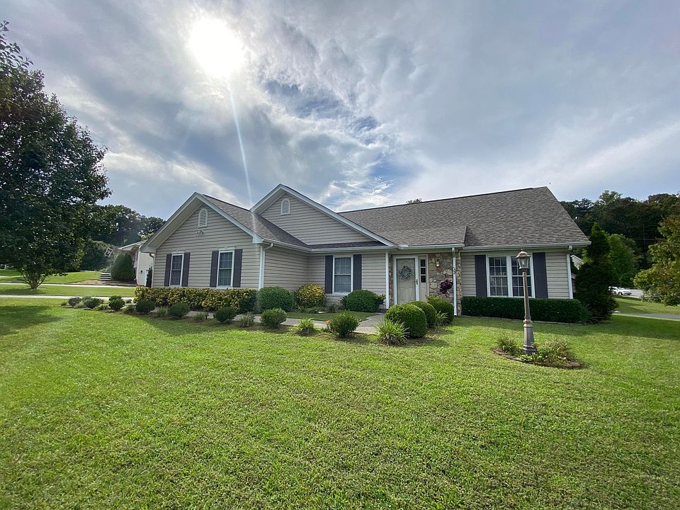 1st image of 3305 Cedarmeade Dr