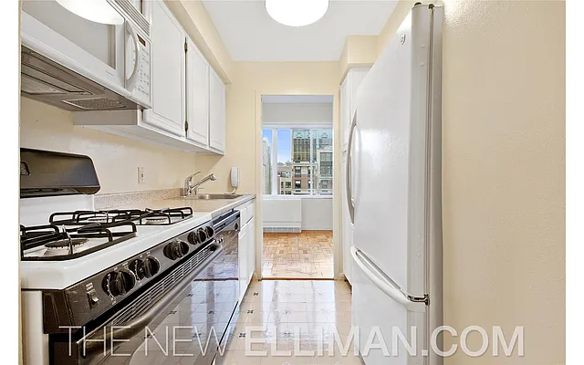 Rented by Douglas Elliman | media 26