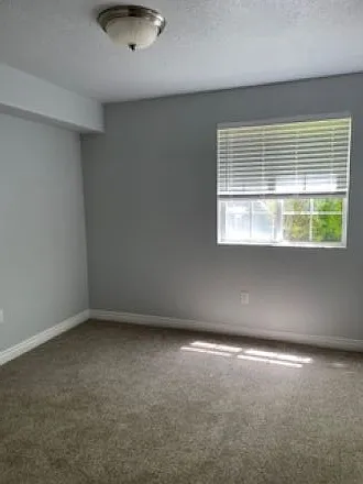3 bed, 1247 sqft, $1,900 — Photo 3