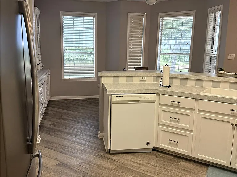 5600 FM 1466 — Photo 35