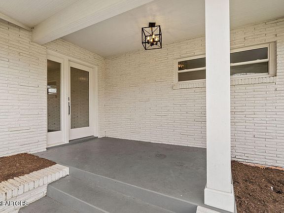 4th image of 7104 Cresthill Dr