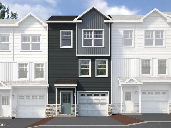 118 Highpoint Park Dr, Pleasant Gap, PA 16823