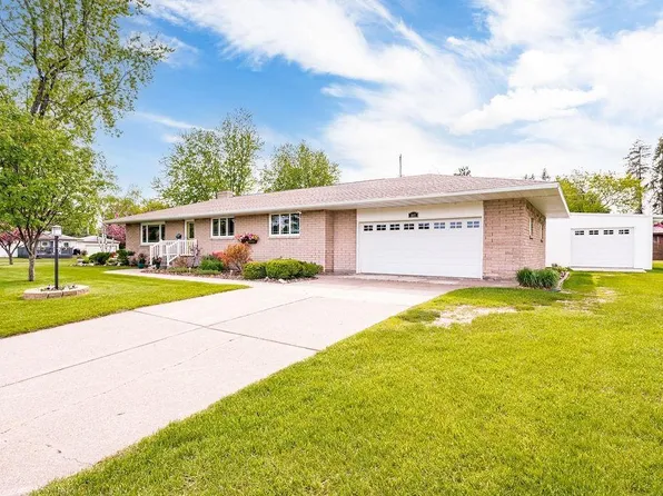 807 9th St, Cloquet, MN 55720