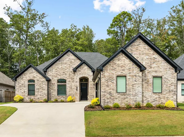 2608 Hurricane Gardens Dr, Bryant, AR 72019