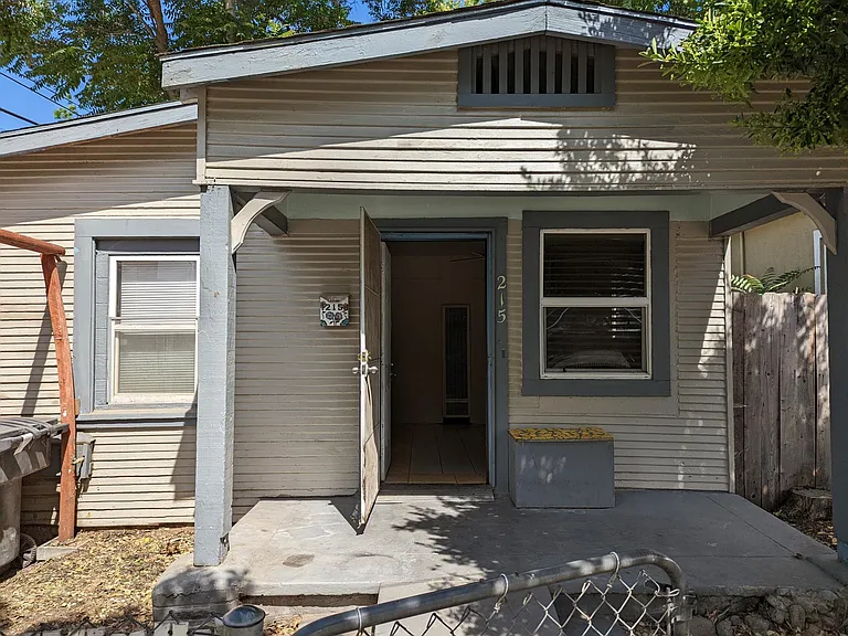 215 I St — Photo 8