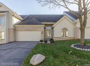 24536 Martel Dr #51, Farmington, MI 48335