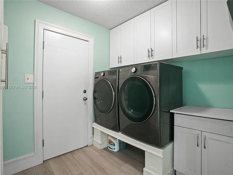 4040 NE 6th Ave — Photo 27