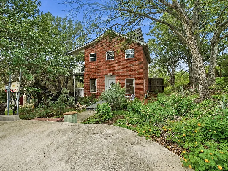 1104 Franklin Dr — Photo 22