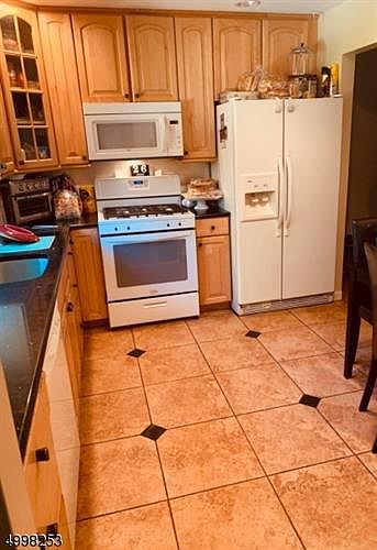 1st image of 27 Foxtail Ln
