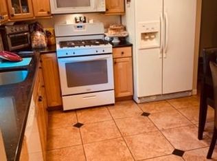 27 Foxtail Ln, Hamburg, NJ 07419