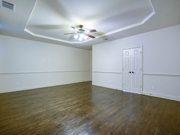 3rd image of 13083 Montfair Blvd