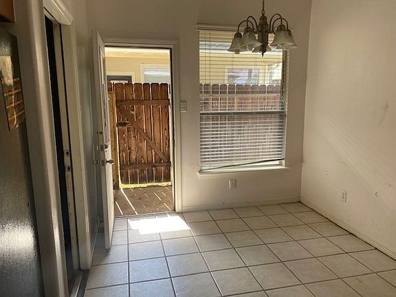 5th image of 804 Sterling Creek Cir