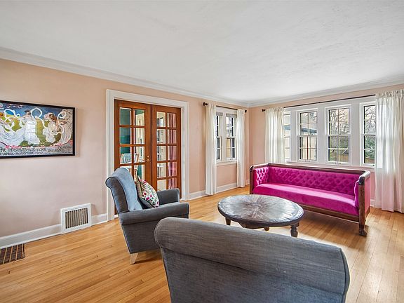 3rd image of 5708 Waterbury Rd