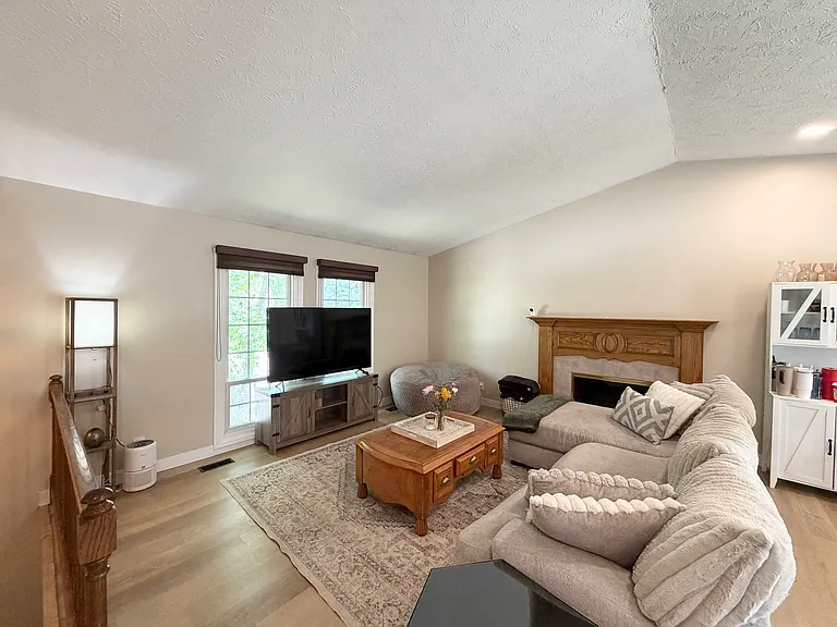 727 W Leon Dr — Photo 7