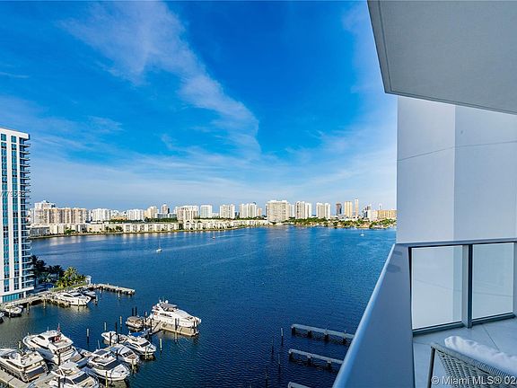 2nd image of 17111 Biscayne Blvd Unit 1403
