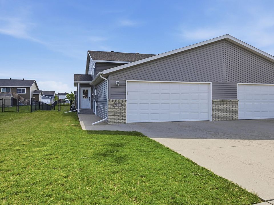 1st image of 2151 Admiral Dr W