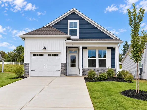 28 Halsey St, Central, SC 29630