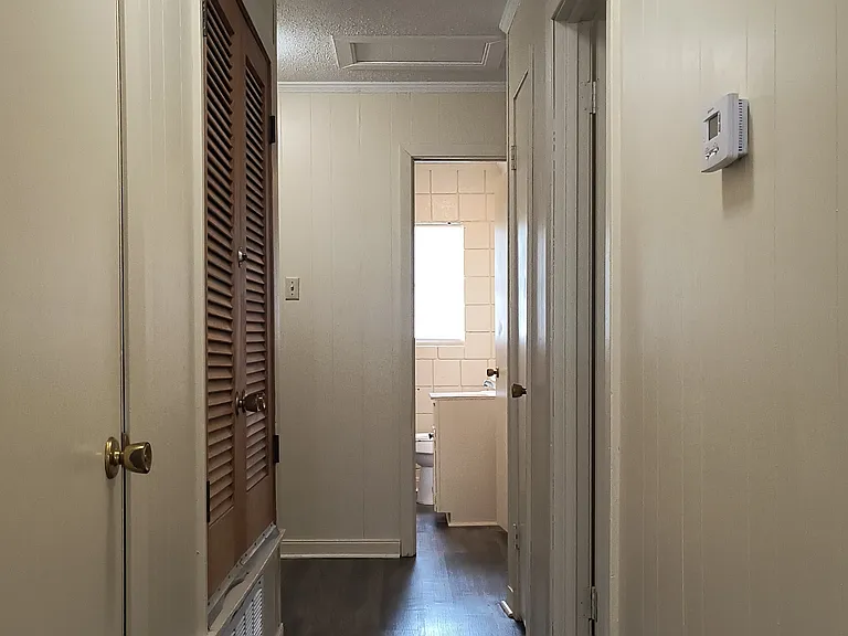3010 S Holly St — Photo 6