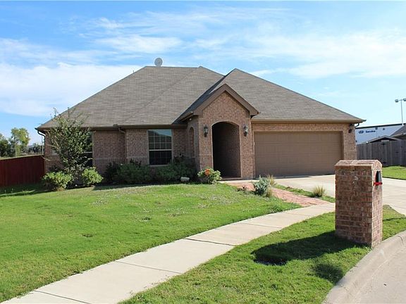 2nd image of 1525 Carol Dr