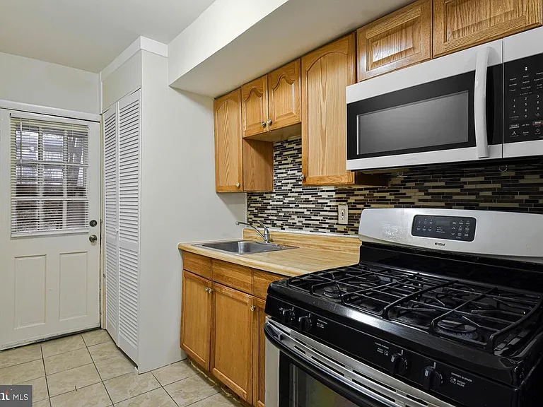 3427 B St SE #1 — Photo 11