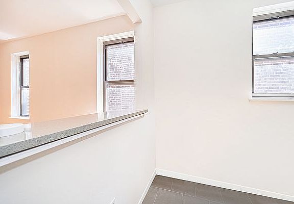 3rd image of 205 E 14th St #D4