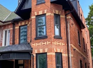 23 Ross St #2, Toronto, ON M5T1Z8
