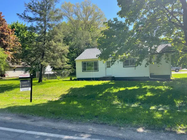 2225 Olmstead Rd, Kalamazoo, MI 49001